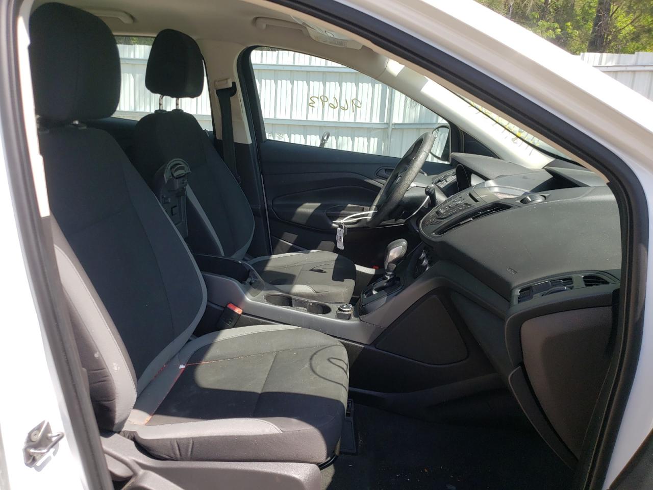 Photo 5 from auction – 2013 FORD ESCAPE S with VIN 1FMCU0F74DUD08482