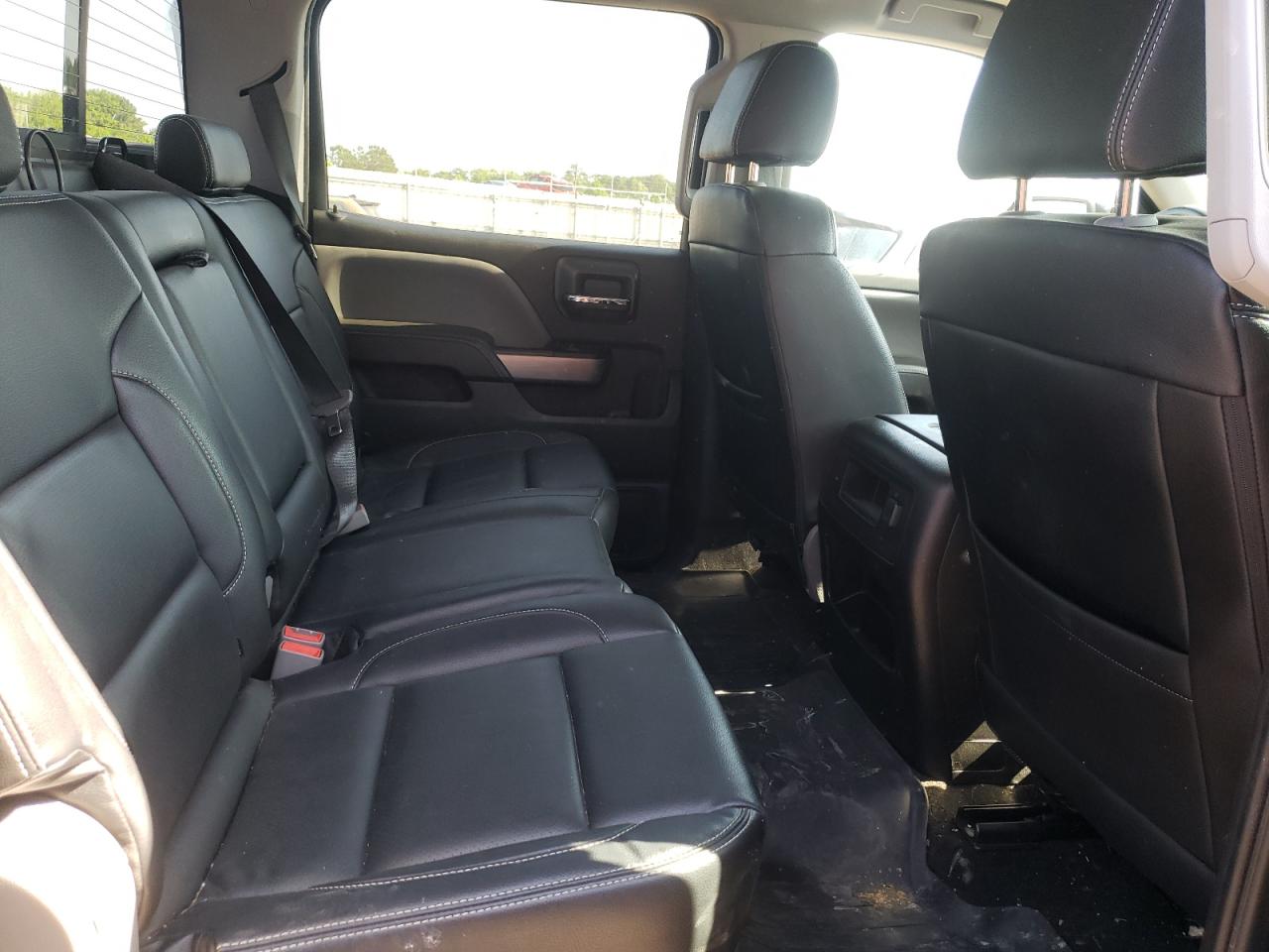 Photo 6 from auction – 2018 CHEVROLET SILVERADO with VIN 3GCUKREC8JG445991