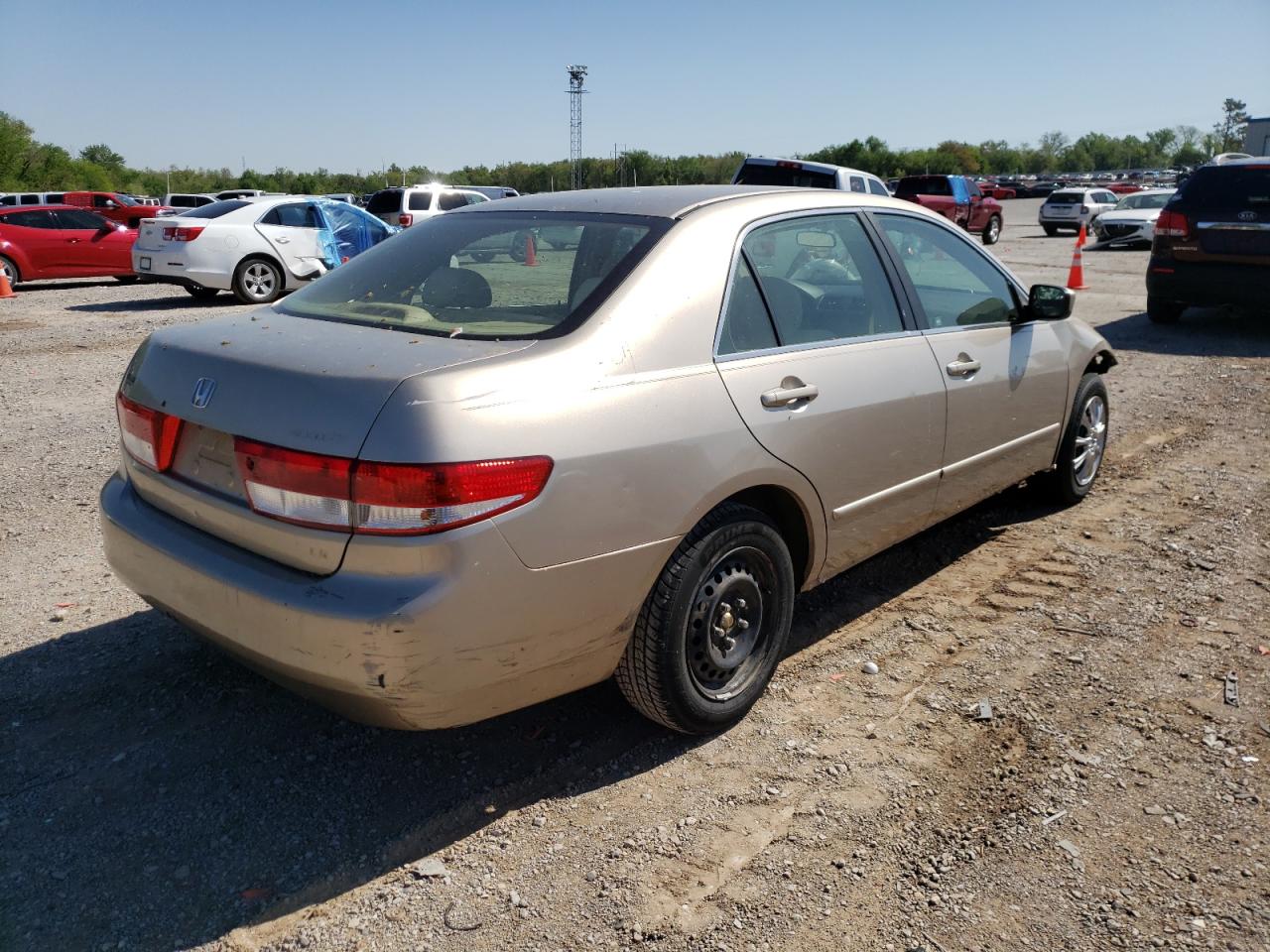 Photo 4 from auction – 2003 HONDA ACCORD LX with VIN JHMCM56323C012202