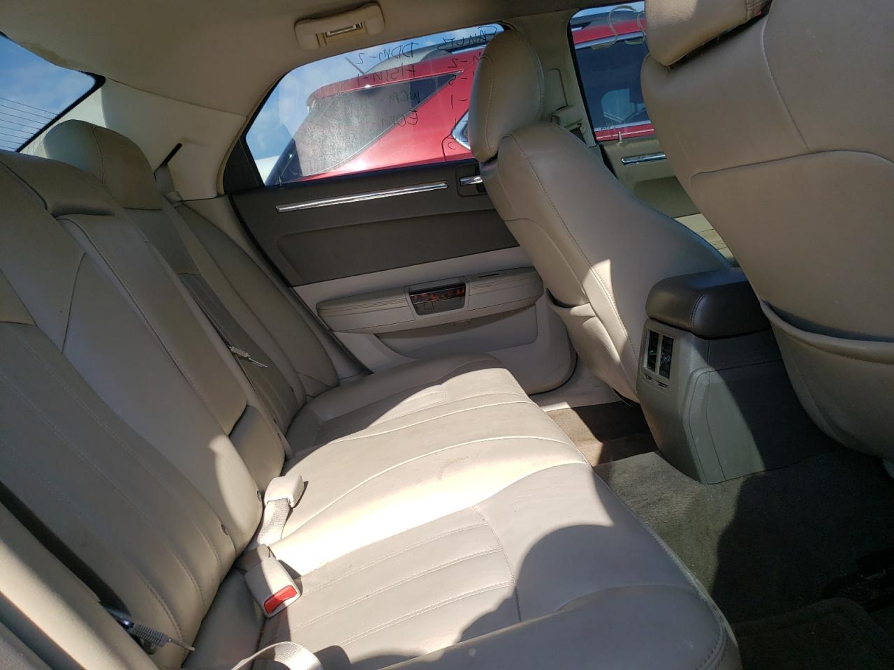 Photo 6 from auction – 2008 CHRYSLER 300C with VIN 2C3KA63H78H166179