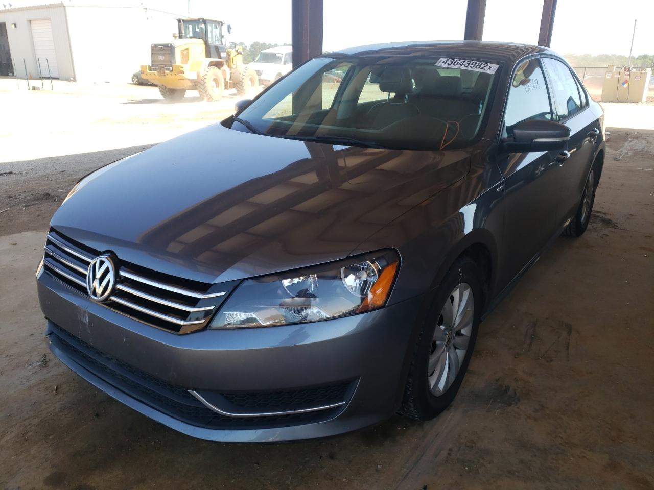 Photo 2 from auction – 2015 VOLKSWAGEN PASSAT S with VIN 1VWAT7A30FC094155