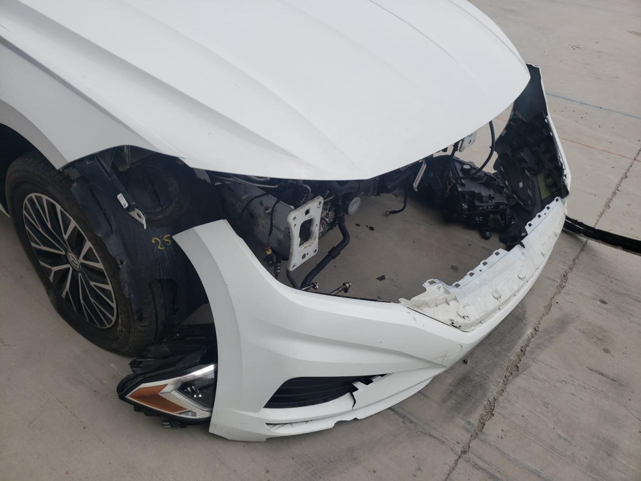Photo 9 from auction – 2019 VOLKSWAGEN JETTA SEL with VIN 3VWEB7BU7KM272356