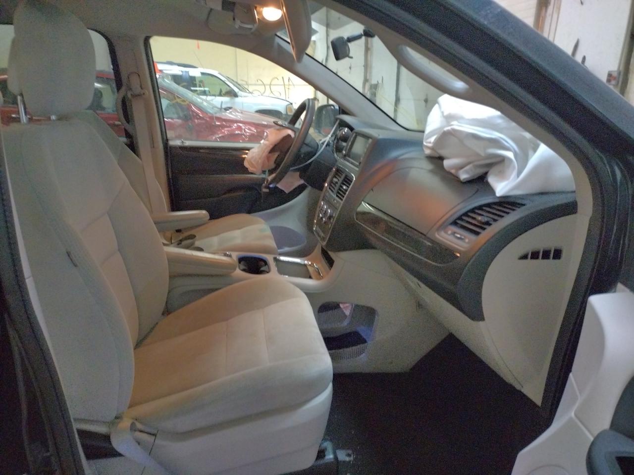 Photo 5 from auction – 2014 DODGE GRAND CARA with VIN 2C4RDGCG2ER239897