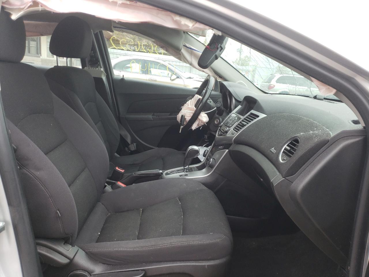 Photo 5 from auction – 2014 CHEVROLET CRUZE with VIN 1G1PC5SB8E7346824