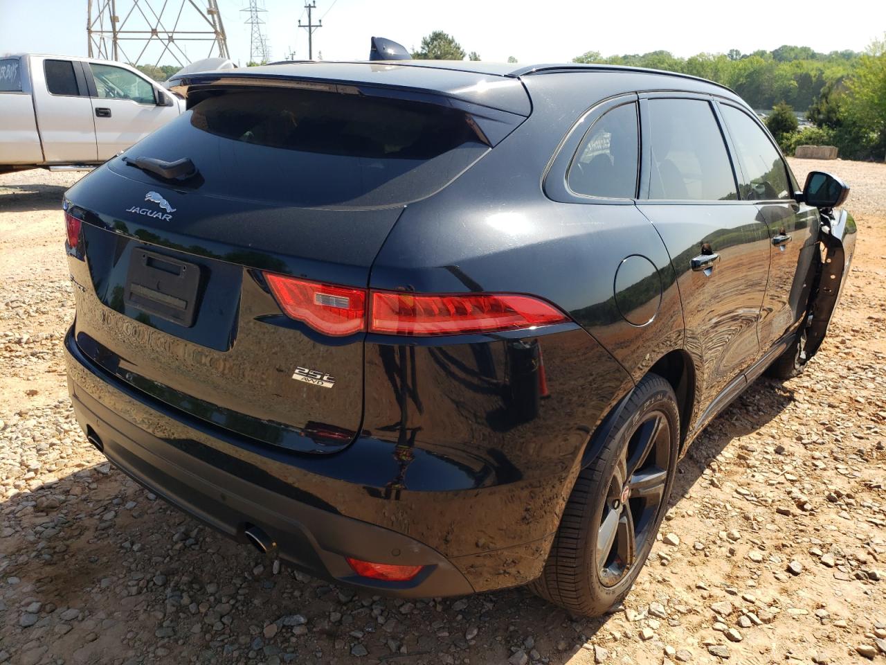 Photo 4 from auction – 2018 JAGUAR F-PACE R - with VIN SADCL2FX1JA281973
