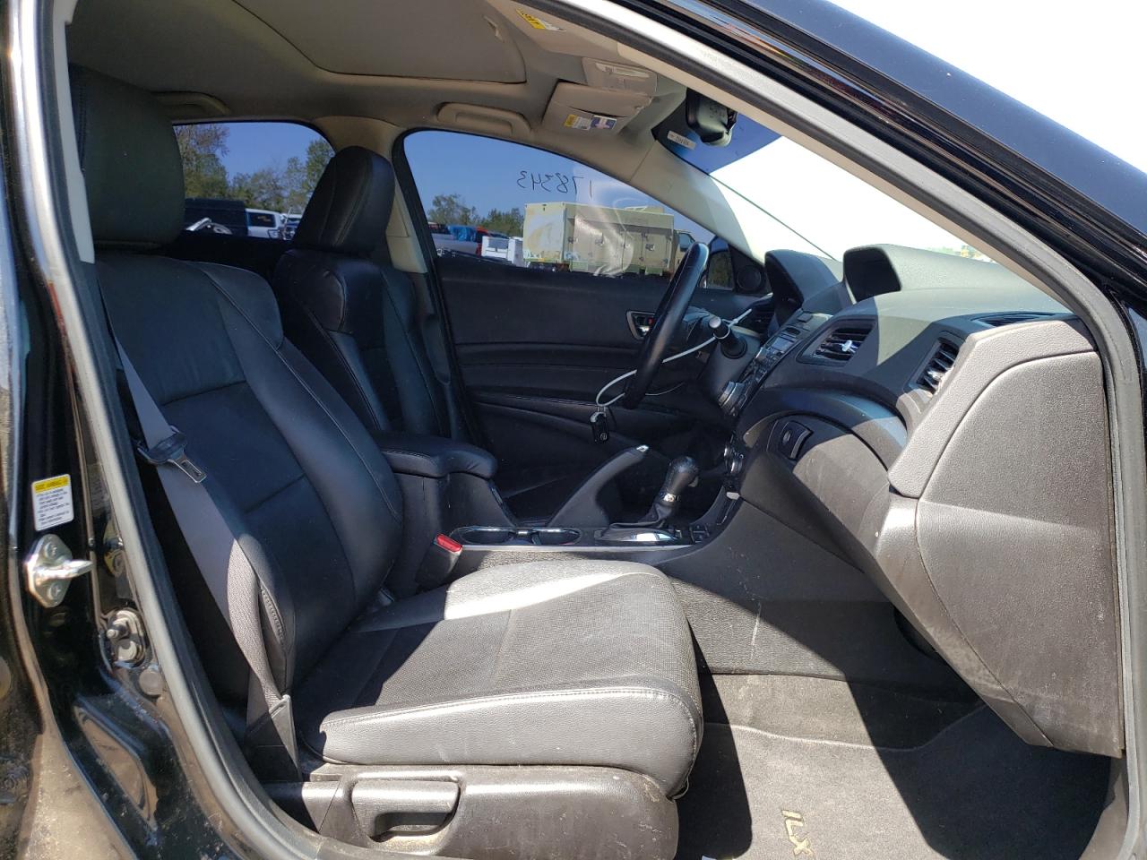 Photo 5 from auction – 2013 ACURA ILX HYBRID with VIN 19VDE3F75DE302379