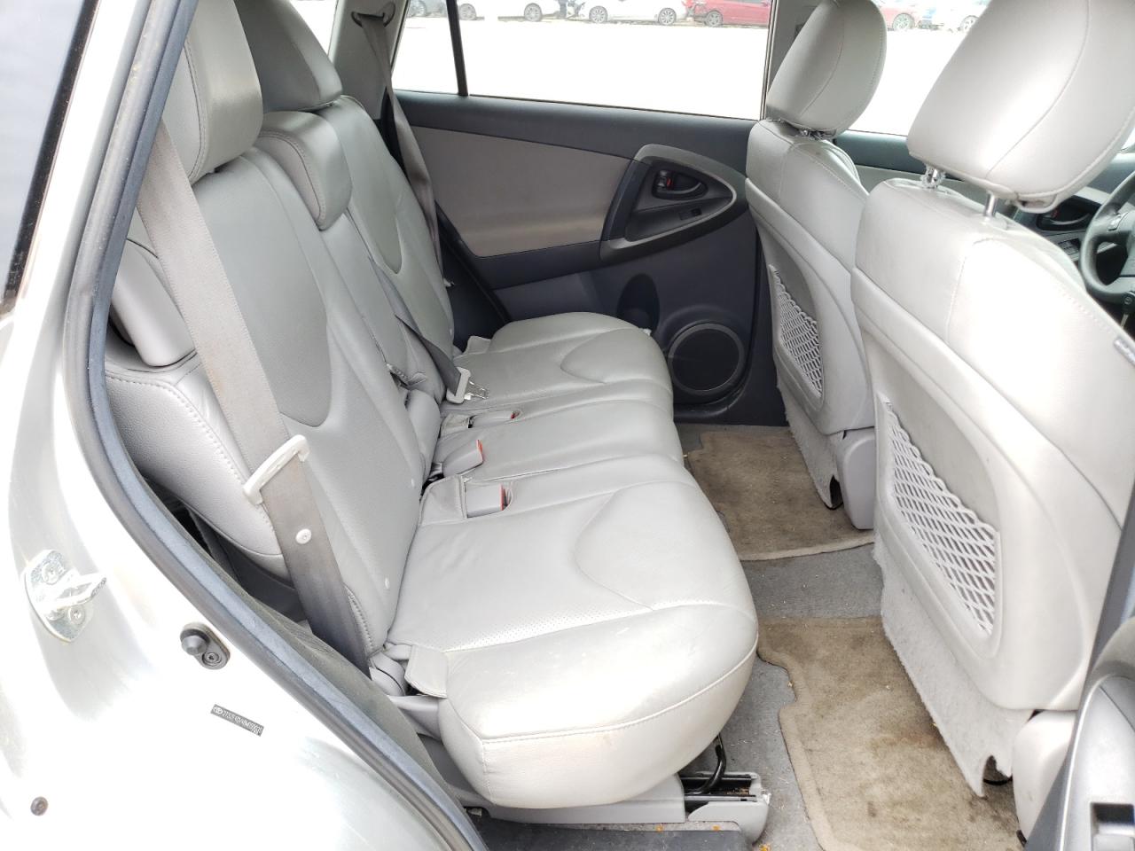 Photo 6 from auction – 2011 TOYOTA RAV4 with VIN 2T3ZF4DV4BW099035