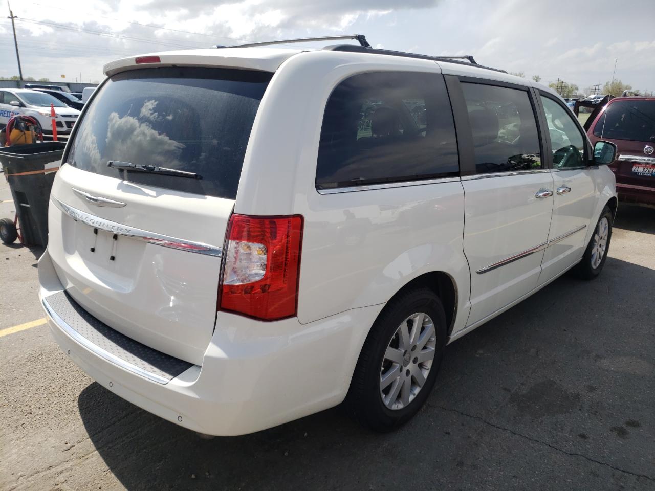 Photo 4 from auction – 2012 CHRYSLER TOWN & COU with VIN 2C4RC1CGXCR199758