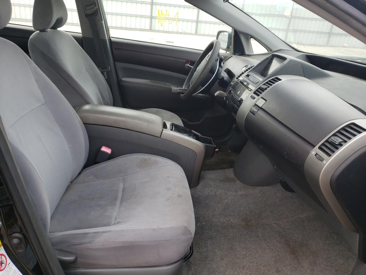Photo 5 from auction – 2005 TOYOTA PRIUS with VIN JTDKB20U253061390