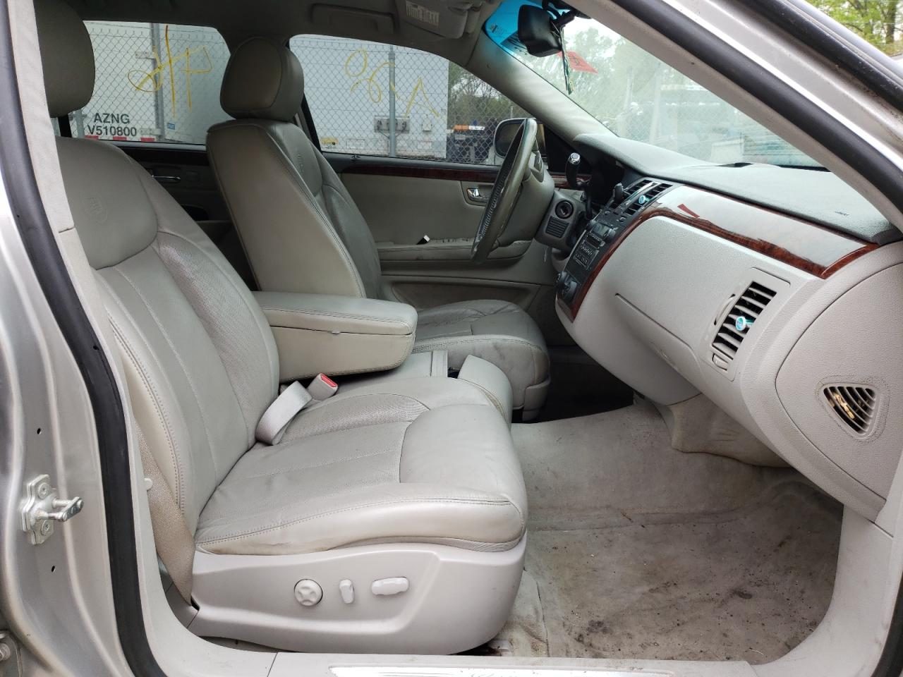 Photo 5 from auction – 2006 CADILLAC DTS with VIN 1G6KD57Y76U211643
