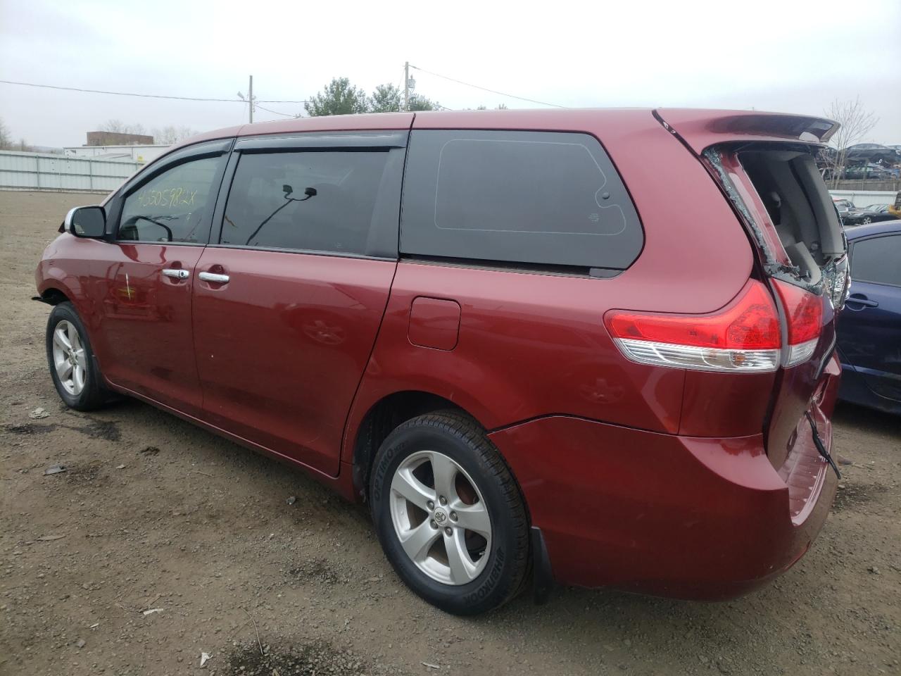 Photo 3 from auction – 2012 TOYOTA SIENNA BAS with VIN 5TDKA3DC2CS016021