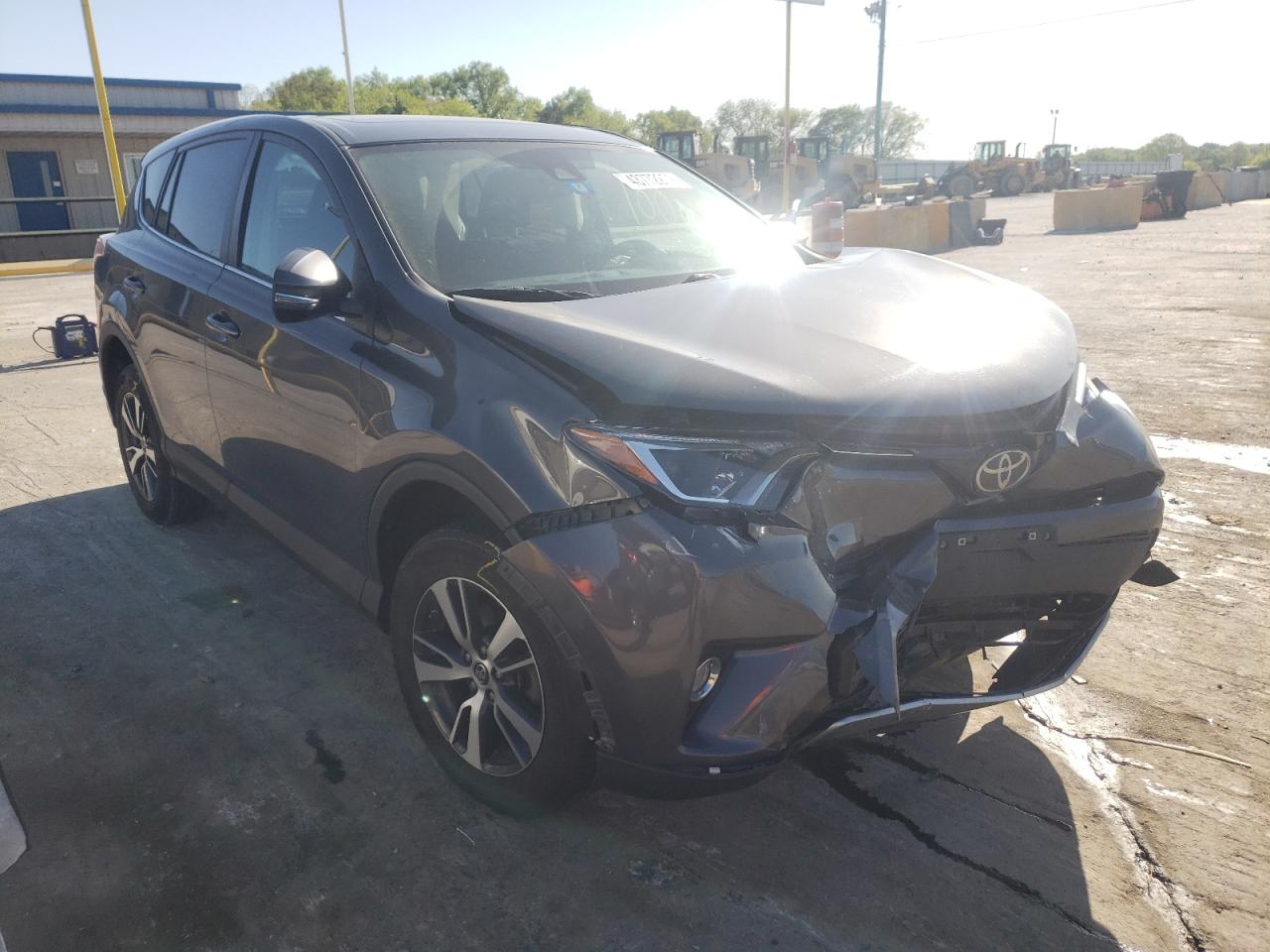 Photo 1 from auction – 2018 TOYOTA RAV4 ADVEN with VIN 2T3RFREV3JW808578