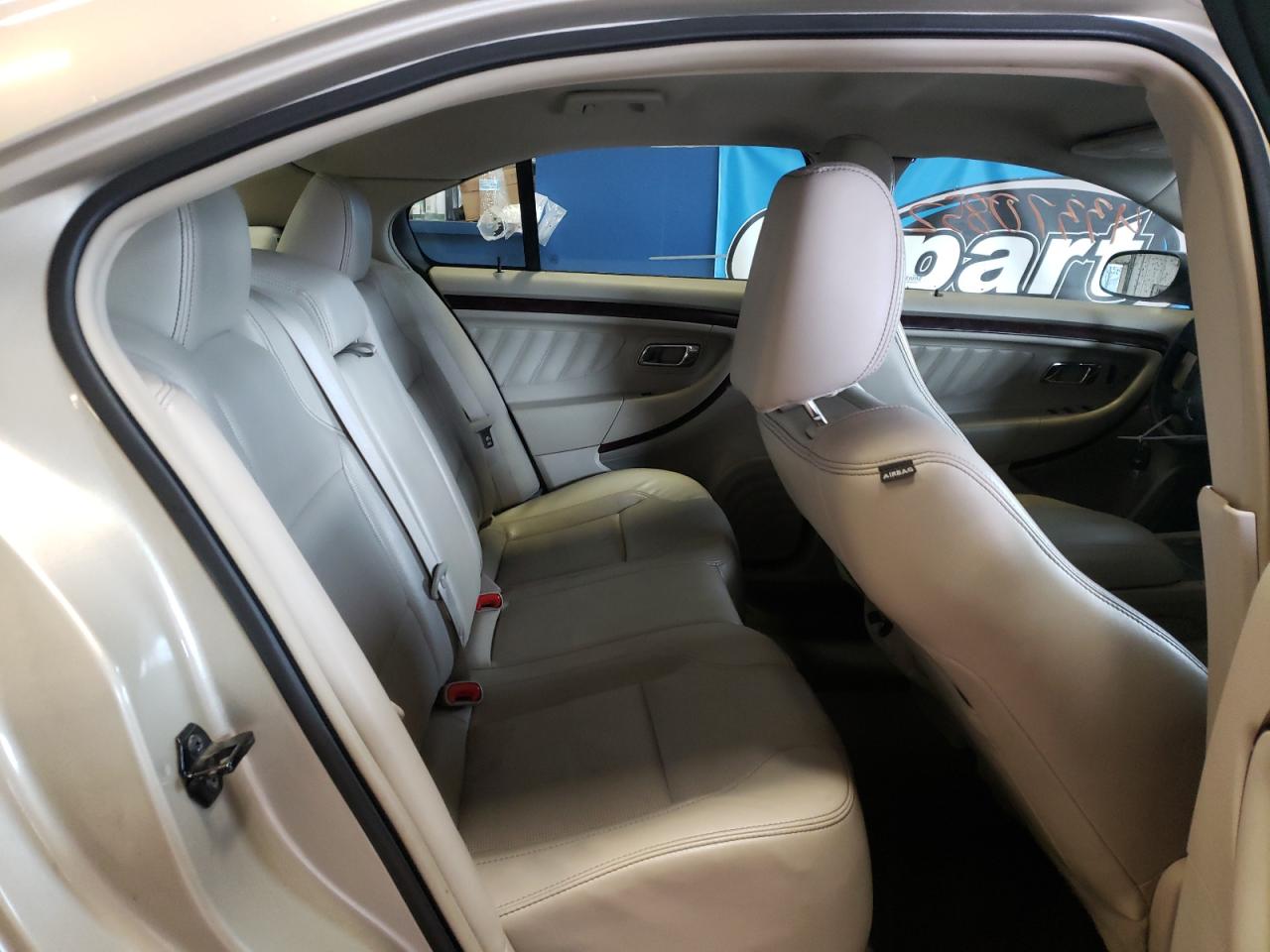 Photo 6 from auction – 2010 FORD TAURUS LIM with VIN 1FAHP2JW1AG143504