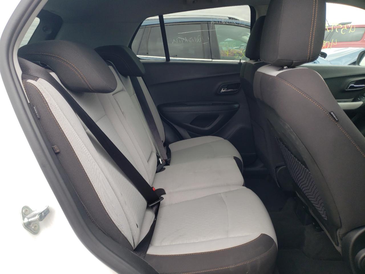 Photo 6 from auction – 2019 CHEVROLET TRAX LS with VIN 3GNCJNSB5KL257822