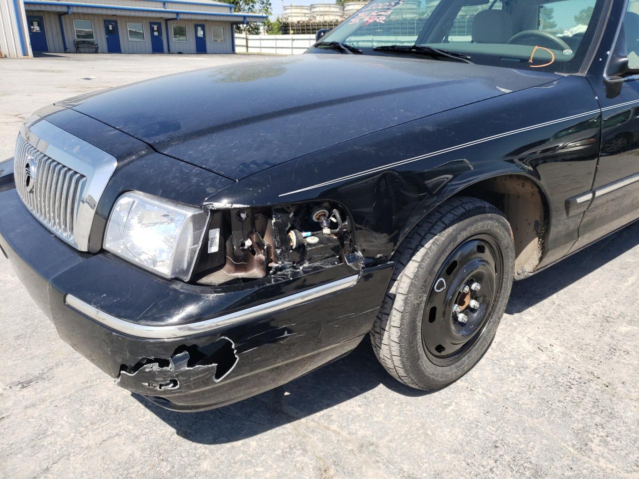 Photo 9 from auction – 2008 MERCURY GRAND MARQ with VIN 2MEFM74V78X631823