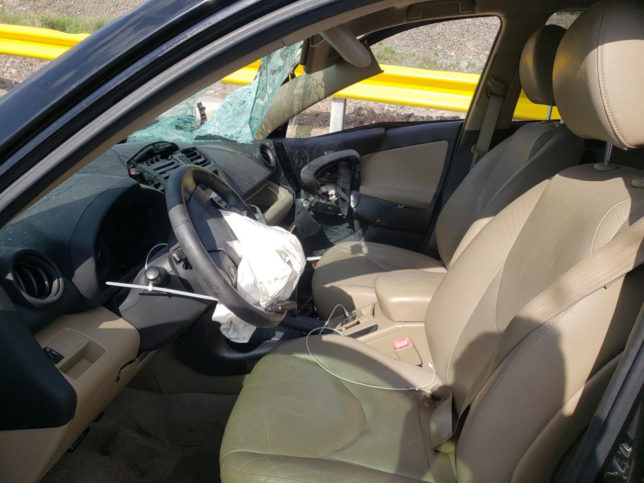 Photo 5 from auction – 2012 TOYOTA RAV4 LIMIT with VIN JTMYF4DV0C5048667