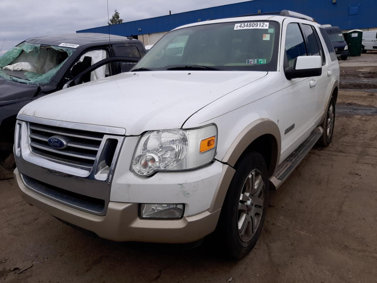 Photo 2 from auction – 2006 FORD EXPLORER E with VIN 1FMEU74816ZA13102