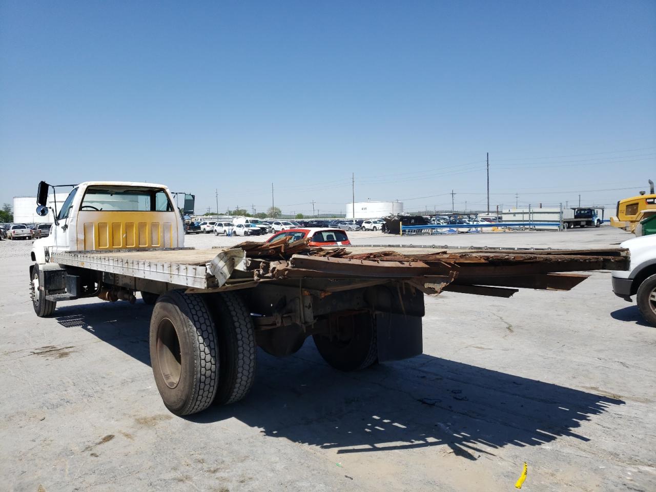Photo 3 from auction – 2002 GMC C-SERIES C with VIN 1GDJ7H1E52J900703