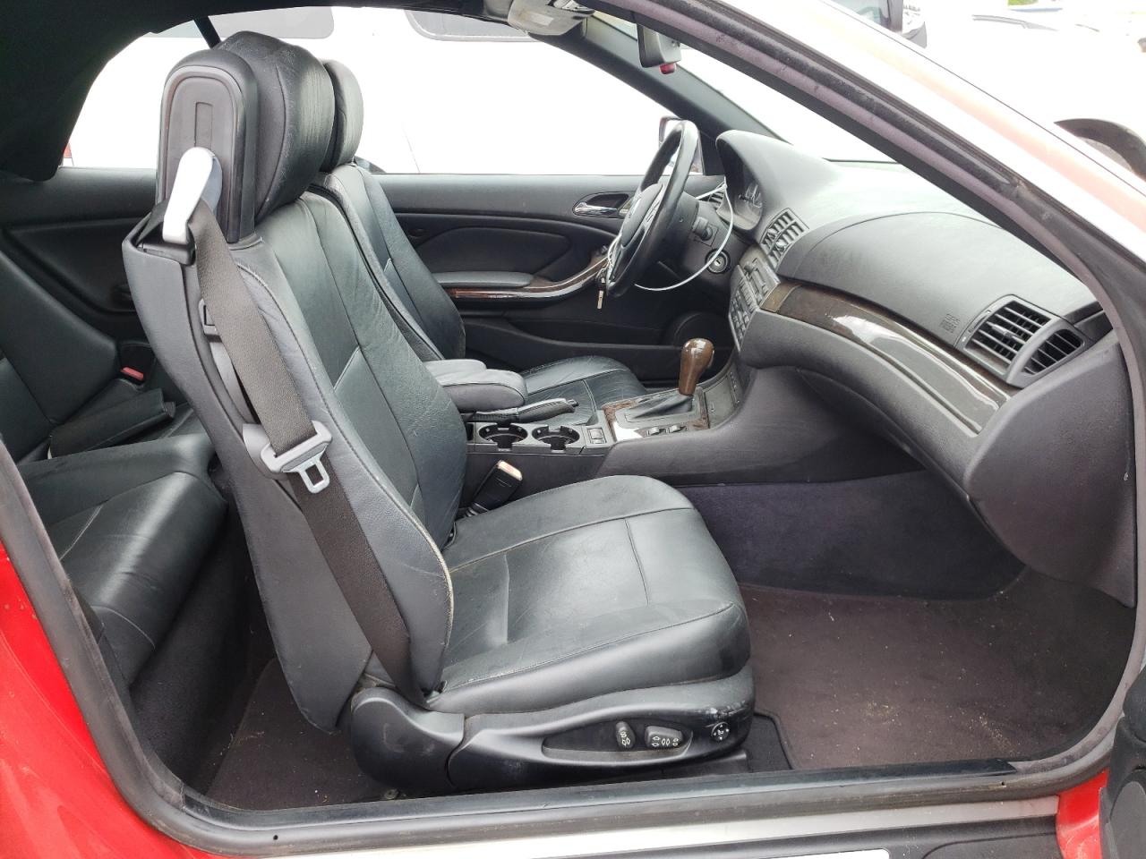 Photo 5 from auction – 2004 BMW 330 CI with VIN WBABW53404PL44151