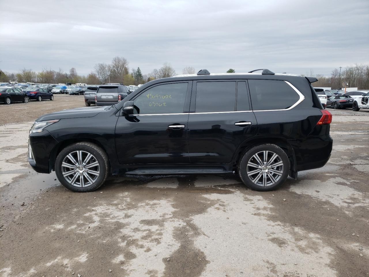 Photo 9 from auction – 2017 LEXUS LX 570 with VIN JTJHY7AX4H4233428
