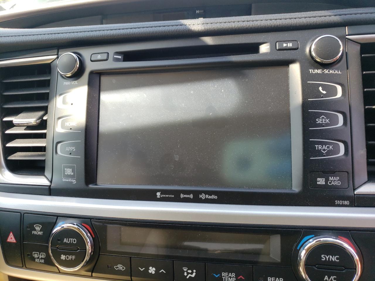 Photo 9 from auction – 2018 TOYOTA HIGHLANDER with VIN 5TDDZRFH8JS898824