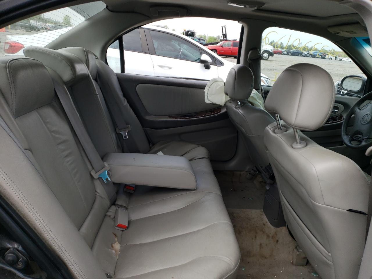 Photo 6 from auction – 2001 NISSAN MAXIMA GXE with VIN JN1CA31A61T105390