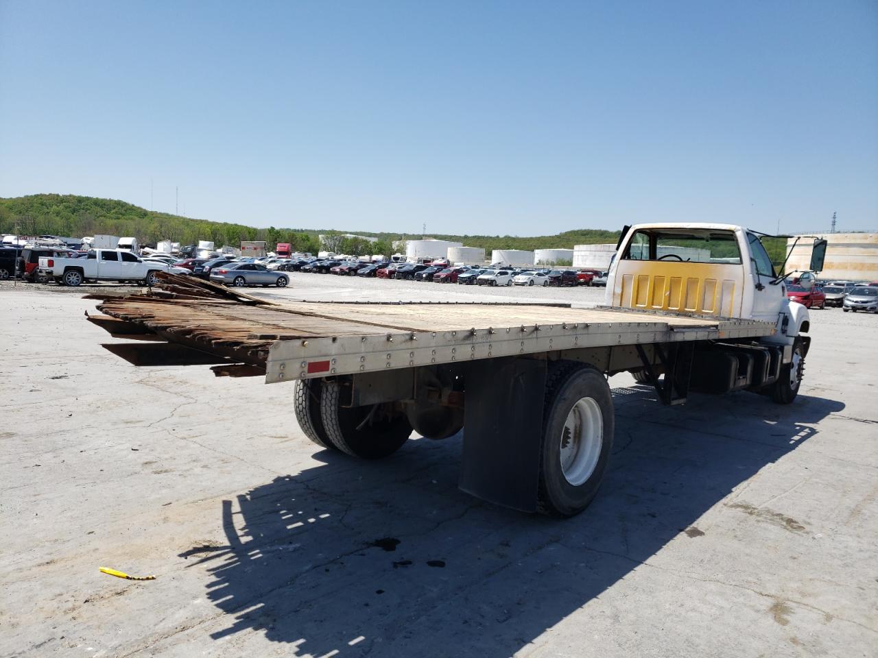 Photo 4 from auction – 2002 GMC C-SERIES C with VIN 1GDJ7H1E52J900703
