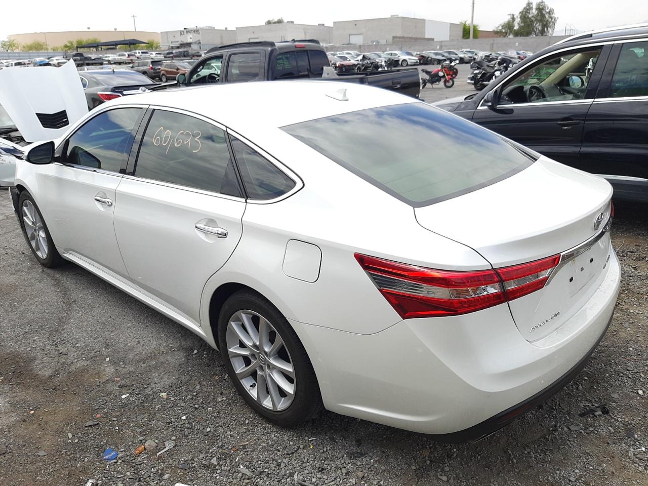 Photo 3 from auction – 2015 TOYOTA AVALON XLE with VIN 4T1BK1EB5FU178485