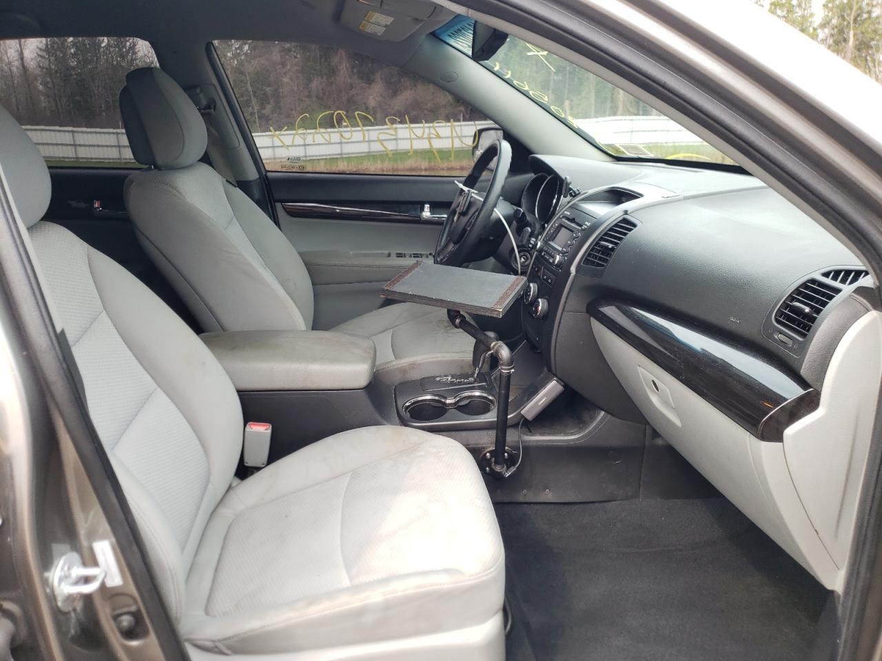 Photo 5 from auction – 2011 KIA SORENTO BA with VIN 5XYKTDA15BG133543