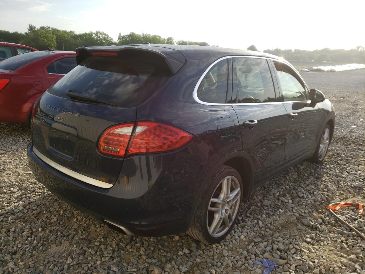 Photo 4 from auction – 2011 PORSCHE CAYENNE S with VIN WP1AB2A25BLA46711