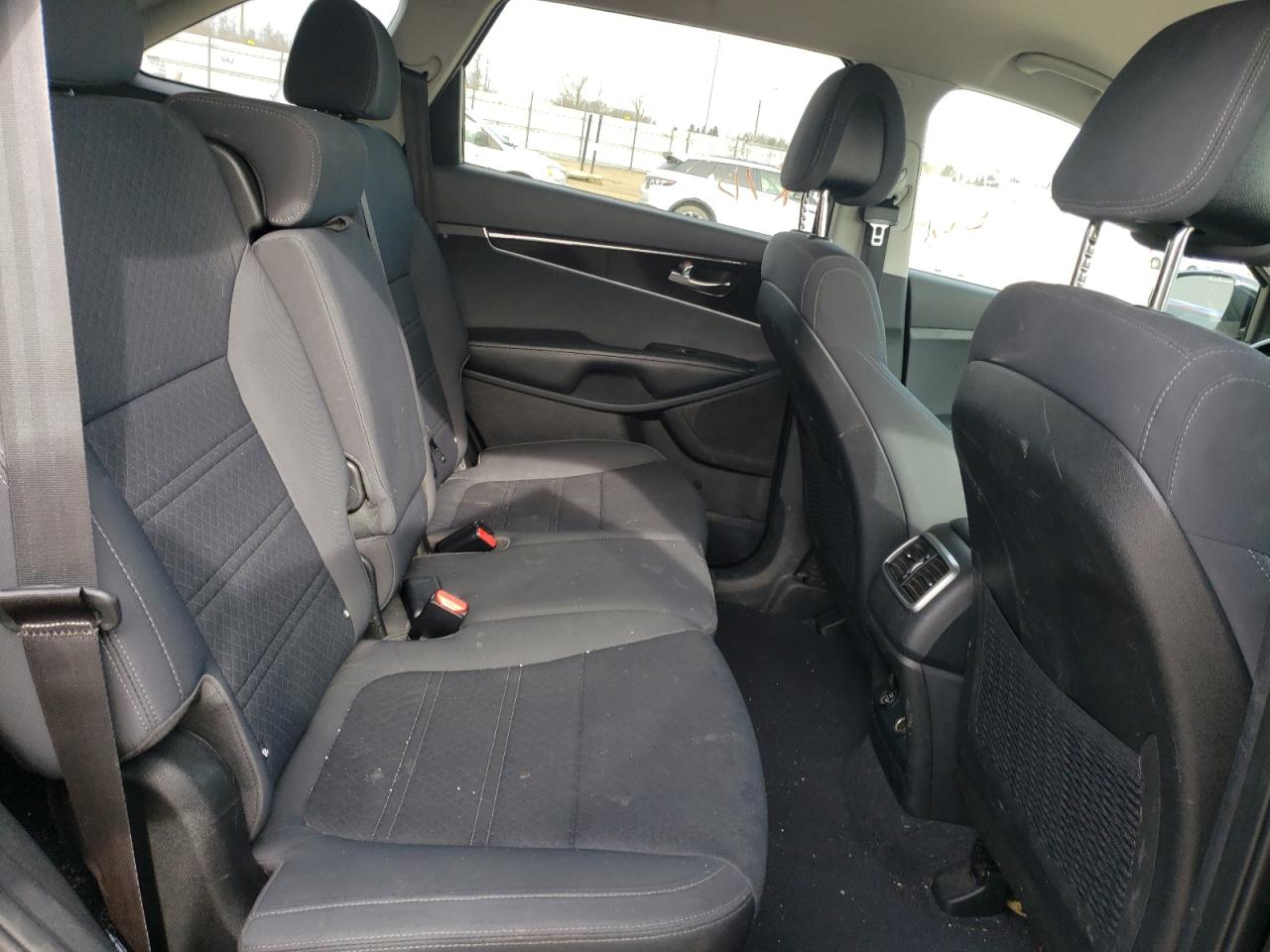 Photo 6 from auction – 2016 KIA SORENTO LX with VIN 5XYPGDA58GG090577