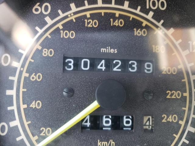 Photo 8 from auction – 1990 MERCEDES-BENZ 300 E with VIN WDBEA30D4LB183661