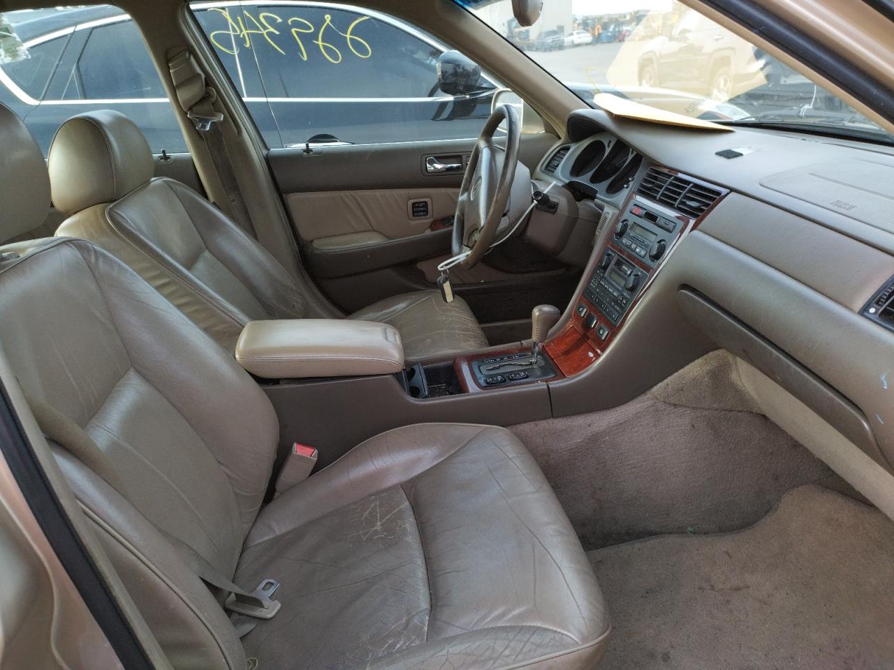 Photo 6 from auction – 2001 ACURA 3.5RL with VIN JH4KA96531C002630
