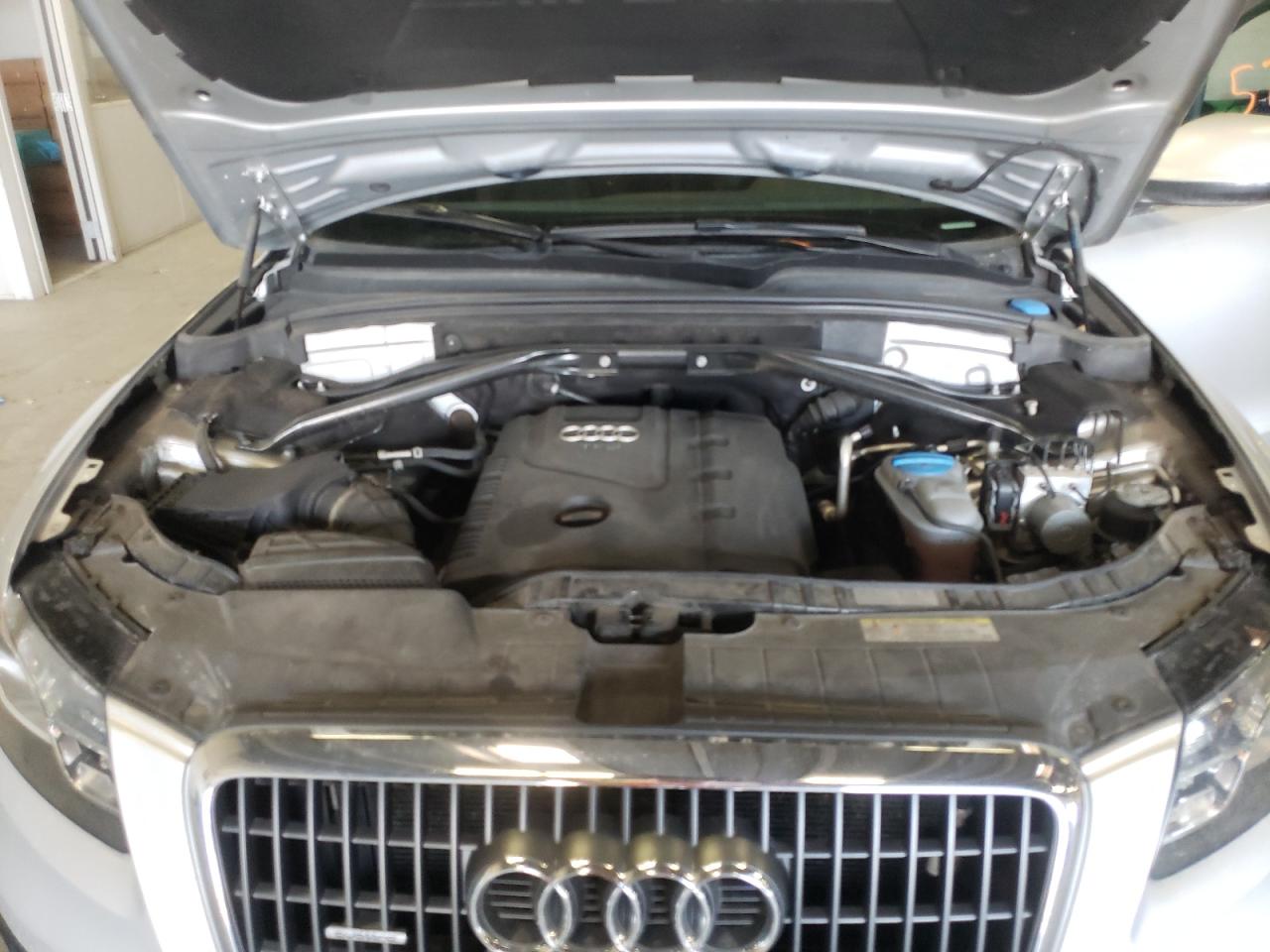 Photo 7 from auction – 2011 AUDI Q5 PREMIUM with VIN WA1LFAFP4BA058562