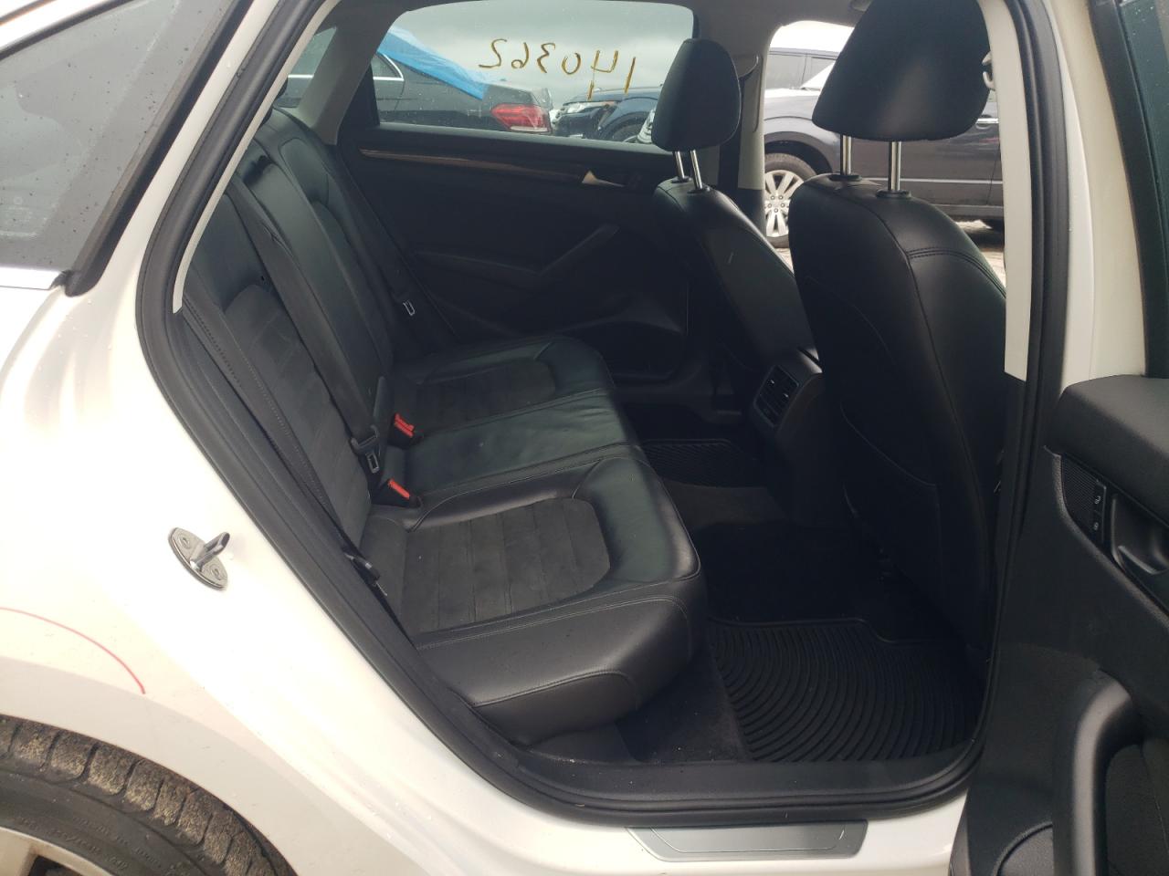 Photo 6 from auction – 2014 VOLKSWAGEN PASSAT SEL with VIN 1VWCS7A37EC056688