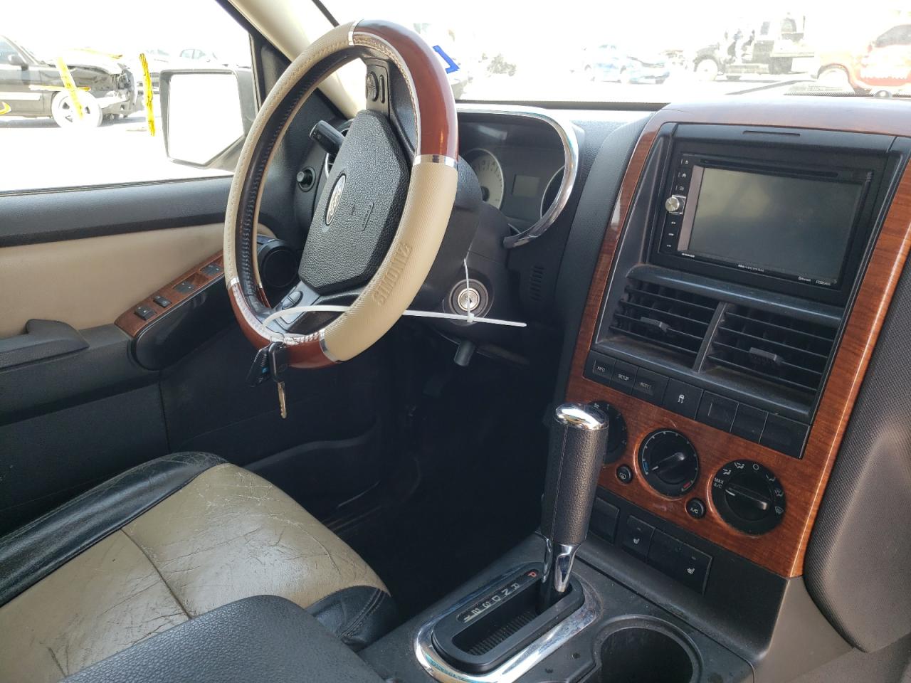 Photo 9 from auction – 2009 FORD EXPLORER E with VIN 1FMEU64E79UA05541