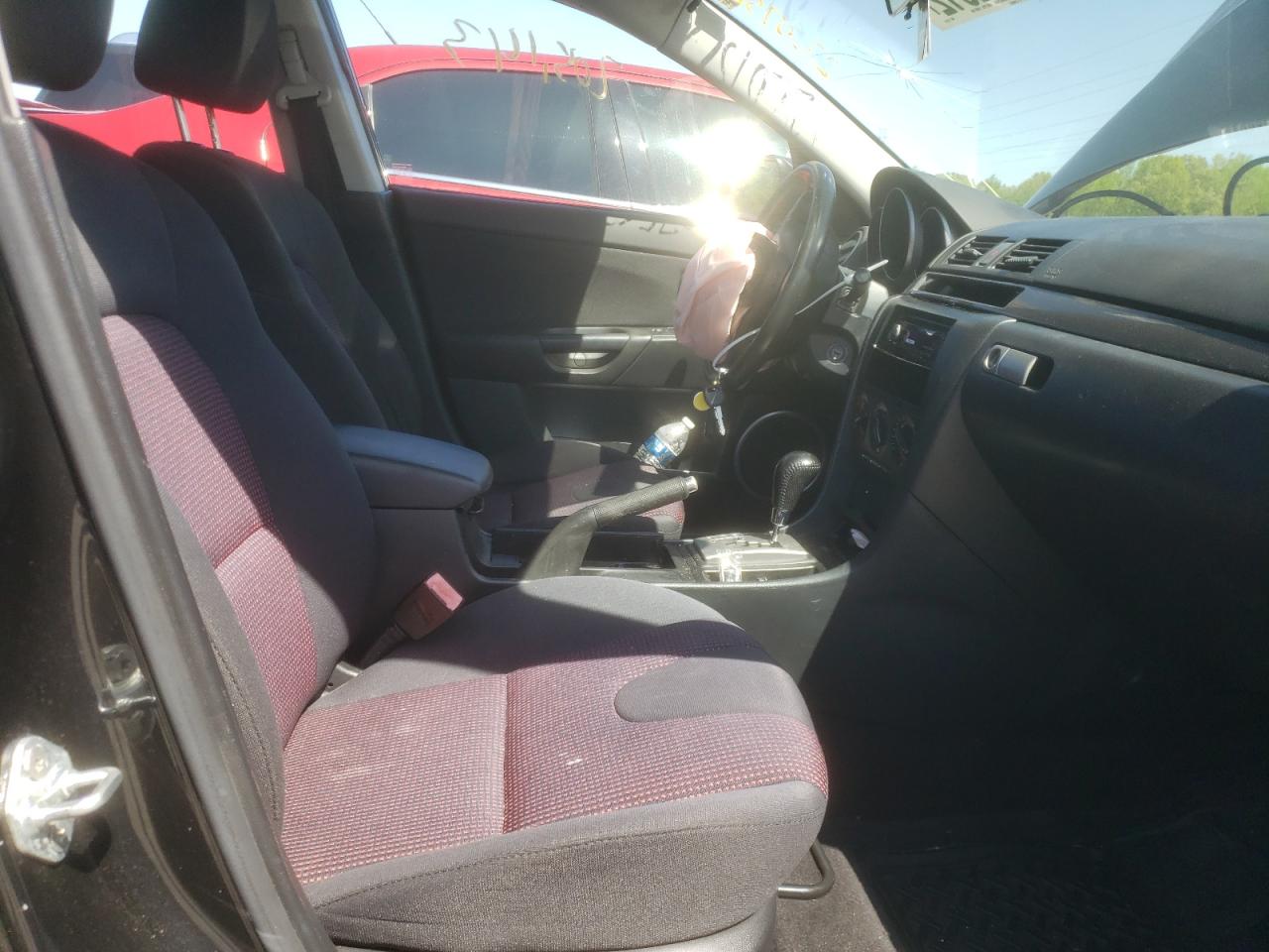 Photo 5 from auction – 2004 MAZDA 3 HATCHBAC with VIN JM1BK143741217011