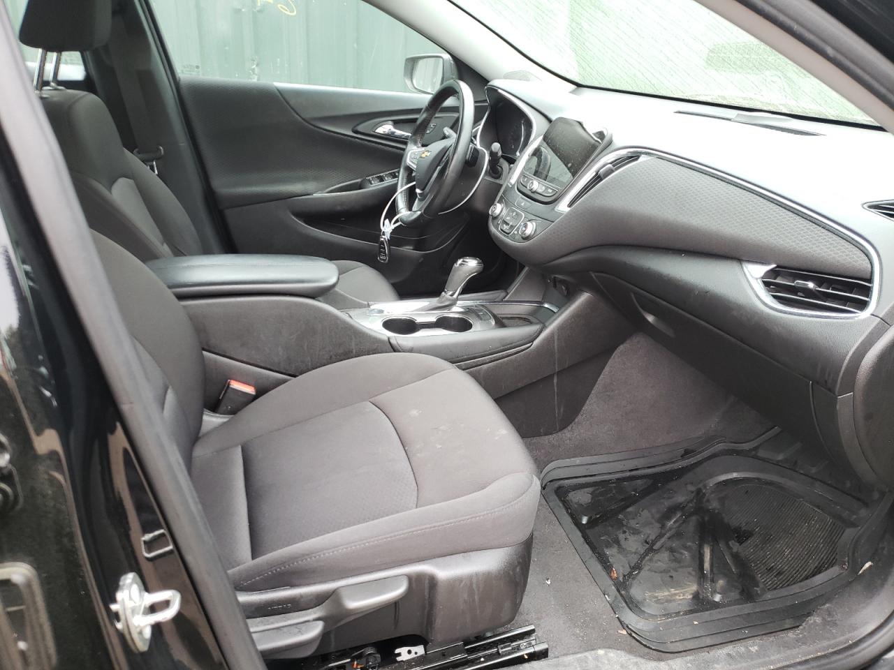 Photo 5 from auction – 2018 CHEVROLET MALIBU LT with VIN 1G1ZD5ST7JF172856