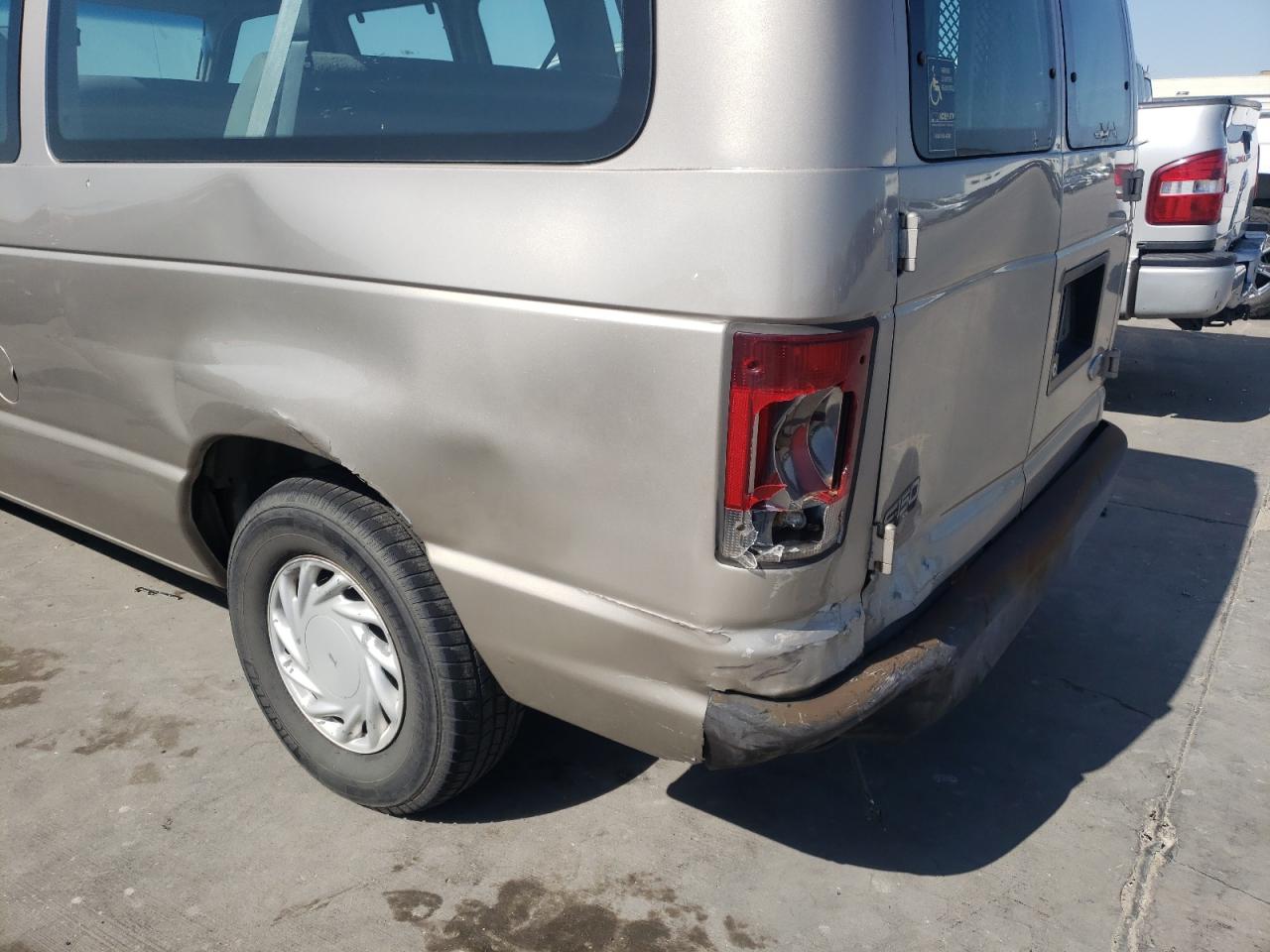 Photo 9 from auction – 2003 FORD ECONOLINE with VIN 1FMRE11293HA98915