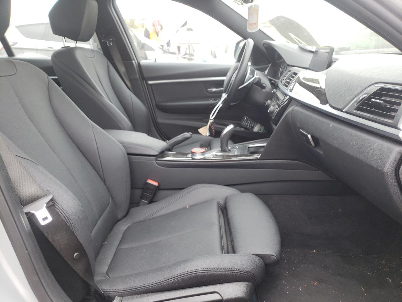 Photo 5 from auction – 2018 BMW 330 XI with VIN WBA8D9G5XJNU71510
