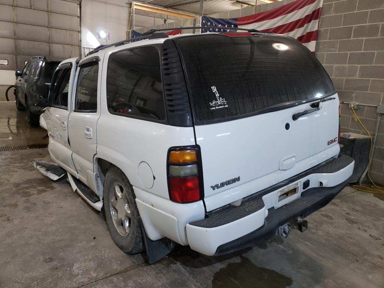 Photo 3 from auction – 2004 GMC YUKON DENA with VIN 1GKEK63U74J121386