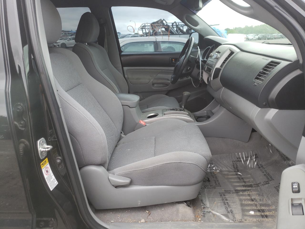 Photo 5 from auction – 2011 TOYOTA TACOMA DOU with VIN 3TMLU4EN2BM062769