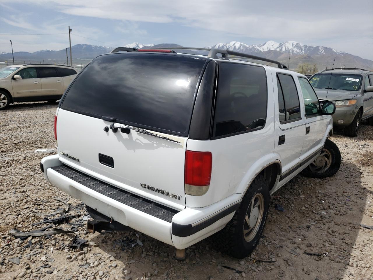 Photo 4 from auction – 1997 CHEVROLET BLAZER with VIN 1GNDT13WXV2179584