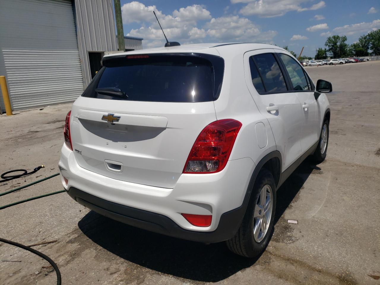 Photo 4 from auction – 2020 CHEVROLET TRAX LS with VIN KL7CJKSB4LB085886
