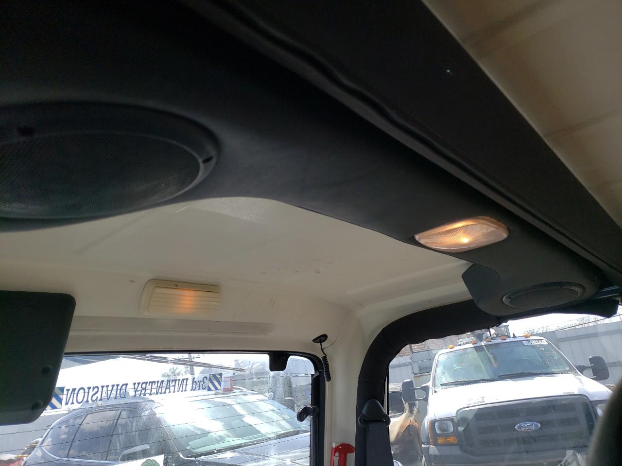 Photo 9 from auction – 2000 JEEP WRANGLER / with VIN 1J4FA29P7YP739947