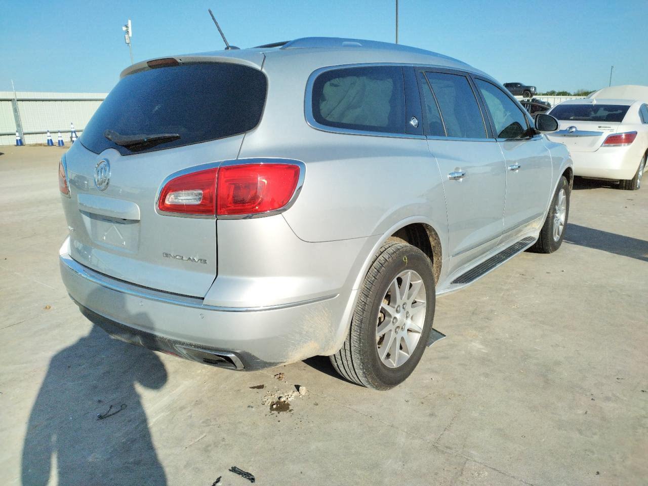 Photo 4 from auction – 2014 BUICK ENCLAVE with VIN 5GAKRBKD1EJ155251
