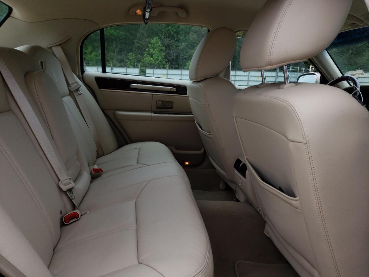 Photo 6 from auction – 2011 LINCOLN TOWN CAR S with VIN 2LNBL8CV8BX766208