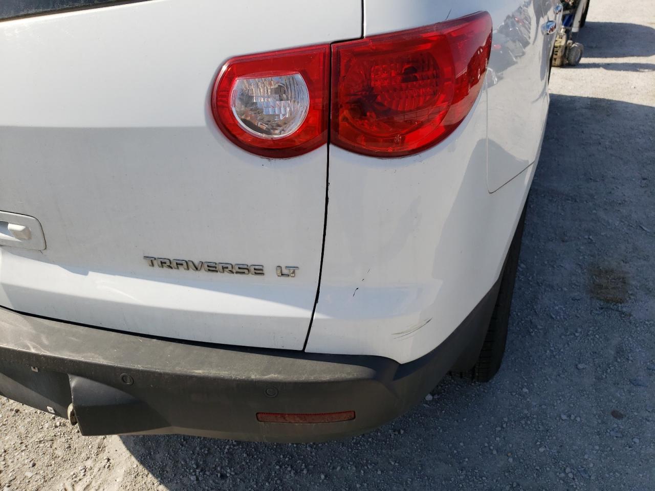 Photo 9 from auction – 2010 CHEVROLET TRAVERSE L with VIN 1GNLRFED3AS142423