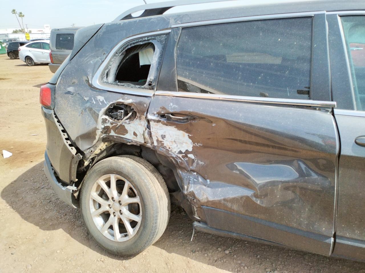 Photo 9 from auction – 2016 JEEP CHEROKEE L with VIN 1C4PJLCB4GW280782