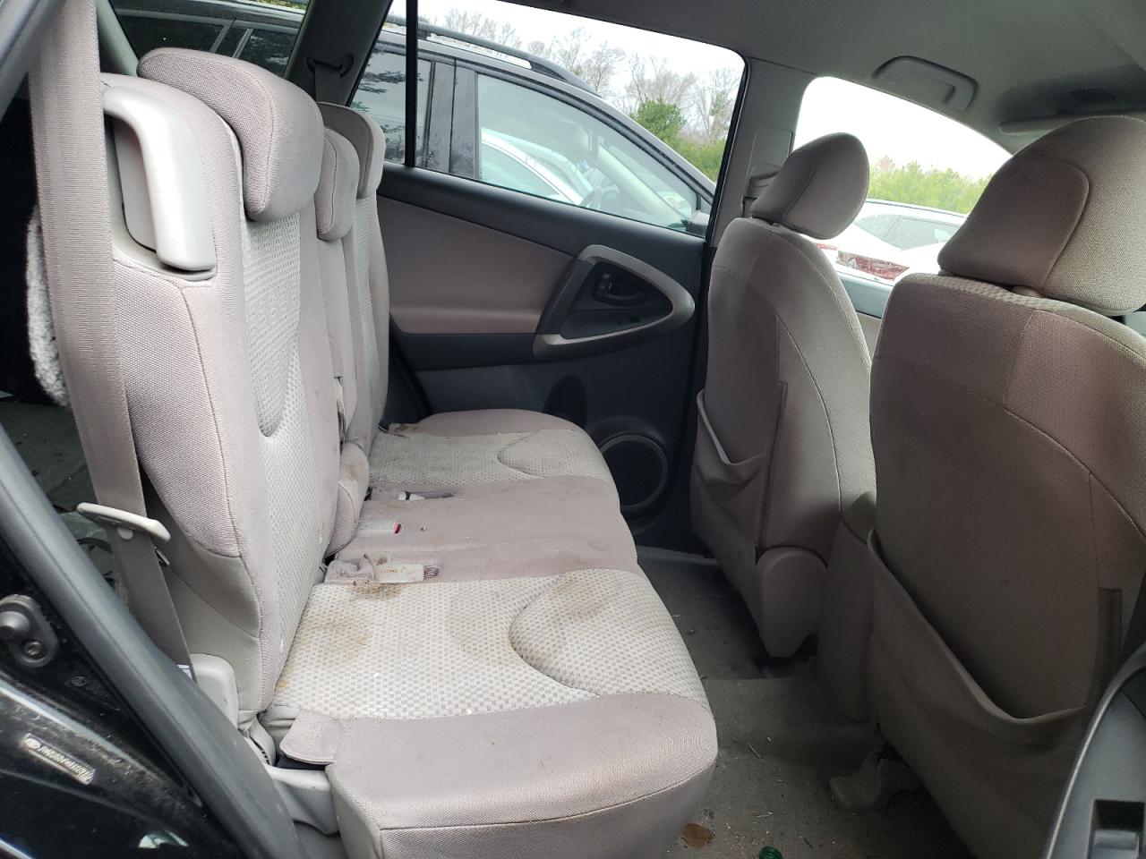 Photo 6 from auction – 2006 TOYOTA RAV4 with VIN JTMZD33V965023552